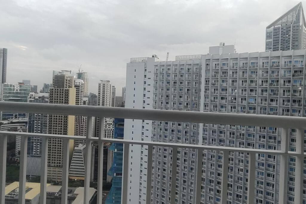 Aircon Budget For 4 Persons In Makati